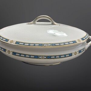 Elegant Vintage Mercer China Co. Blue and White Covered Serving Dish